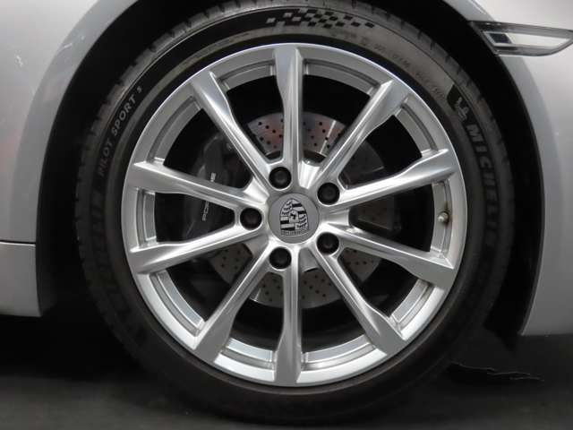 PORSCHE 718BOXSTER