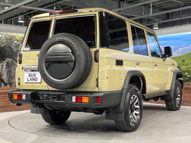LANDCRUISER 70