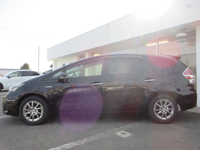 PRIUS Alpha