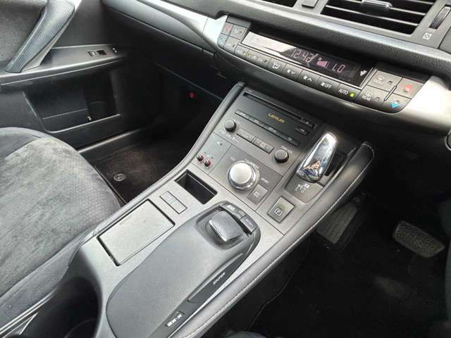 LEXUS CT200h