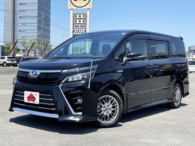 VOXY HYBRID