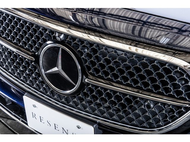 MERCEDES BENZ E-Class sedan