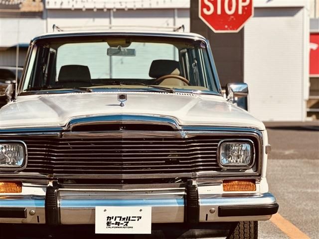 JEEP Grand Wagoneer