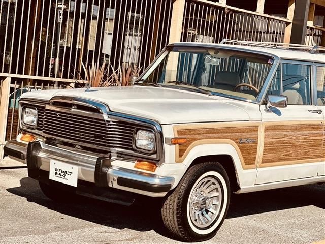 JEEP Grand Wagoneer