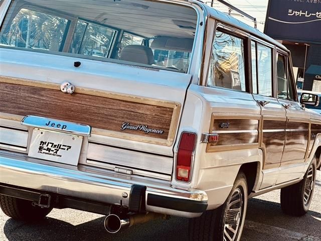 JEEP Grand Wagoneer