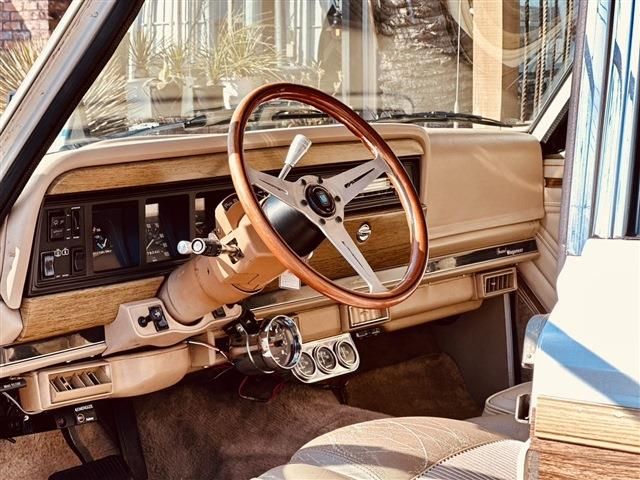 JEEP Grand Wagoneer