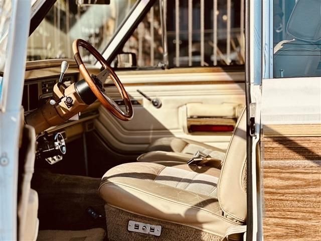 JEEP Grand Wagoneer