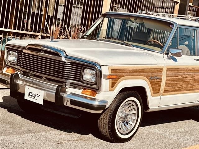 JEEP Grand Wagoneer