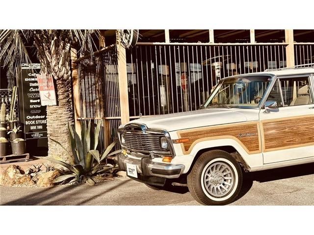 JEEP Grand Wagoneer