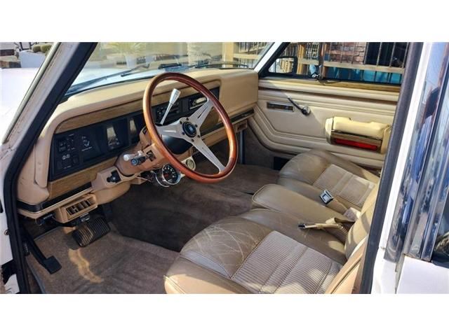 JEEP Grand Wagoneer