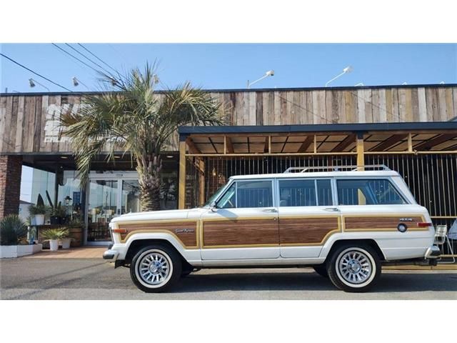 JEEP Grand Wagoneer
