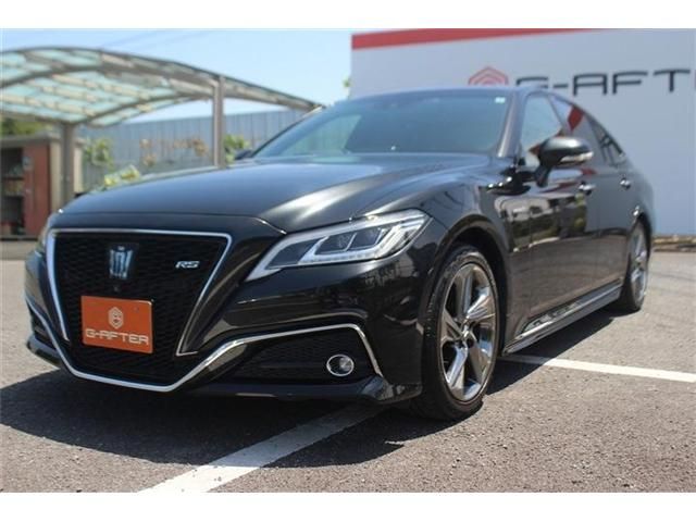CROWN sedan hybrid