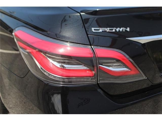 CROWN sedan hybrid