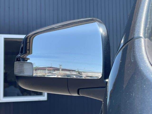 NV350 CARAVAN 4WD