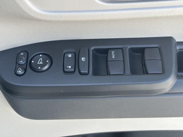 N BOX
