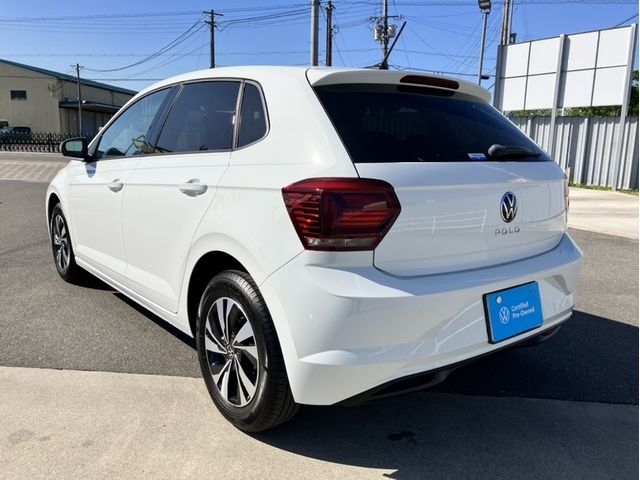 VOLKSWAGEN POLO