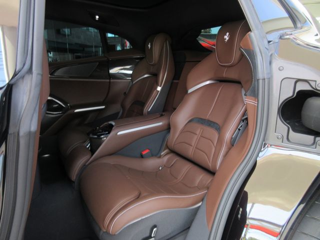 FERRARI Purosangue