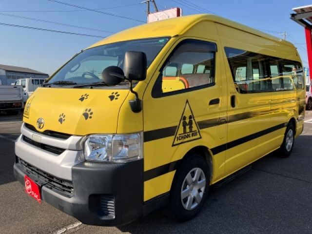 HIACE COMMUTER