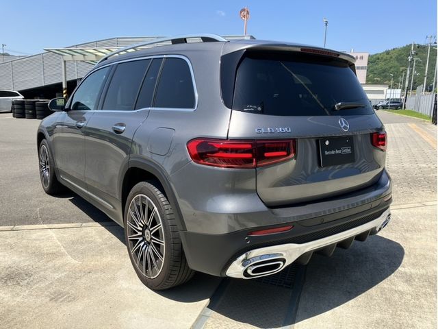 MERCEDES BENZ GLB