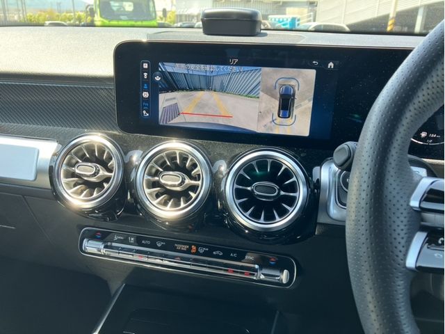 MERCEDES BENZ GLB