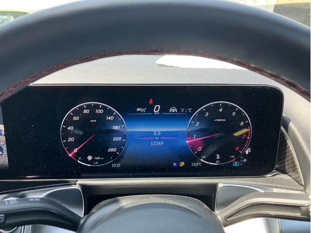 MERCEDES BENZ GLB