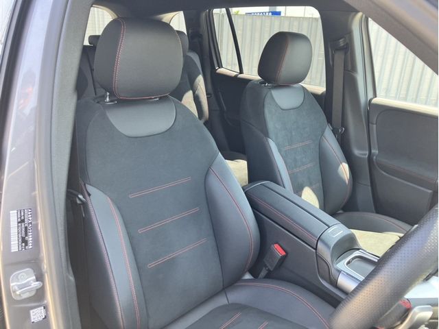 MERCEDES BENZ GLB