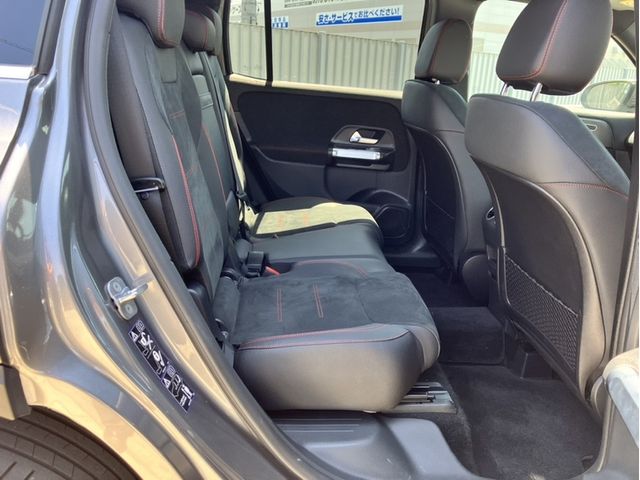 MERCEDES BENZ GLB
