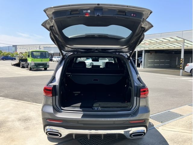 MERCEDES BENZ GLB