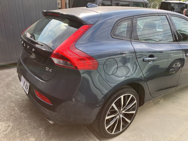 VOLVO V40