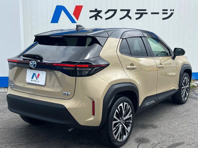 YARIS CROSS HYBRID