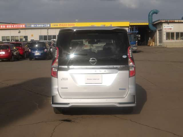 SERENA S-HYBRID 4WD