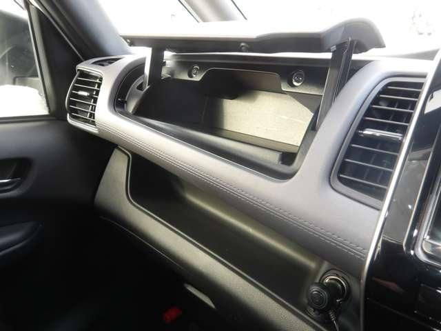 SERENA S-HYBRID 4WD