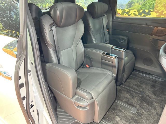 ALPHARD hybrid