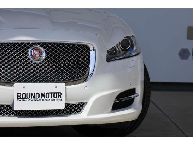 JAGUAR XJseries sedan