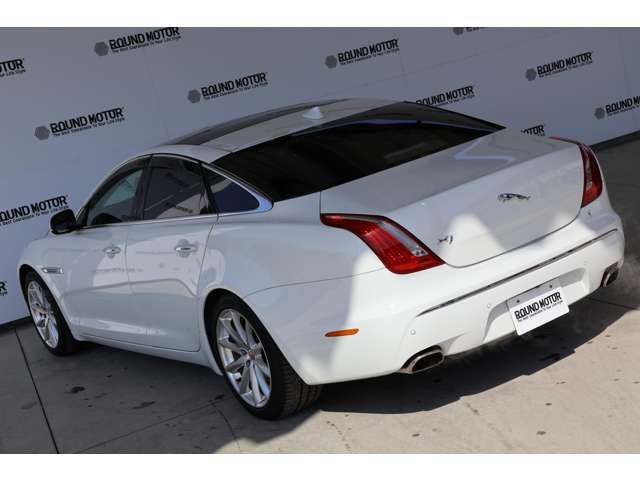 JAGUAR XJseries sedan