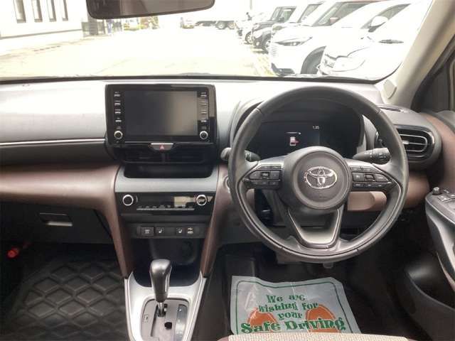 YARIS CROSS
