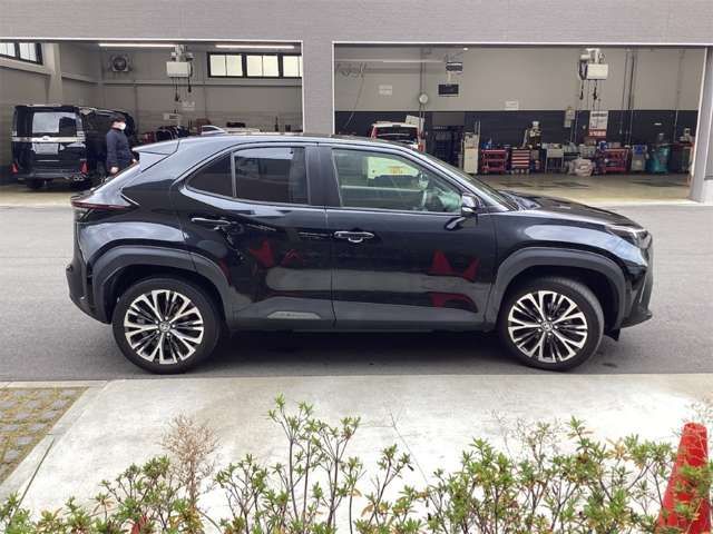 YARIS CROSS