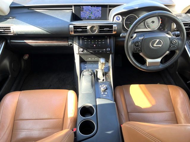 LEXUS IS300h