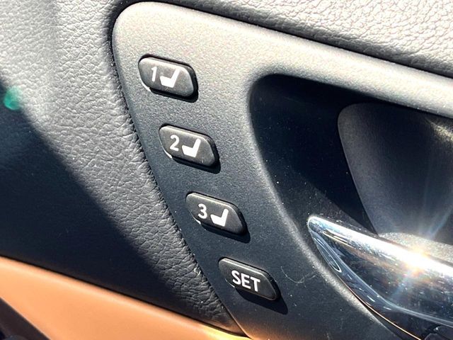 LEXUS IS300h