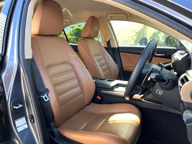 LEXUS IS300h