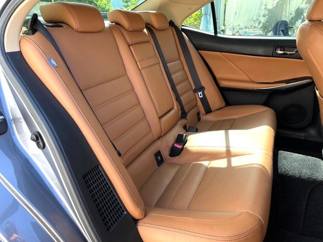 LEXUS IS300h