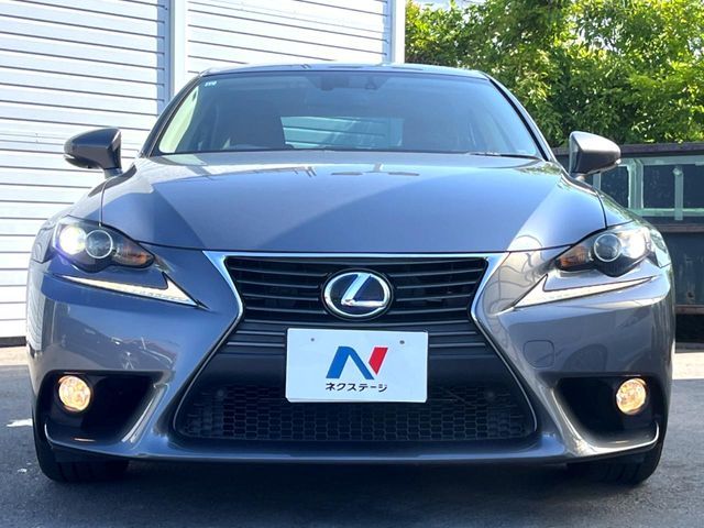LEXUS IS300h