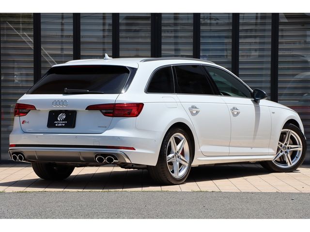 AUDI S4 AVANT