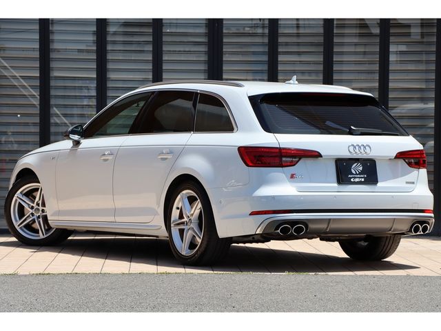 AUDI S4 AVANT