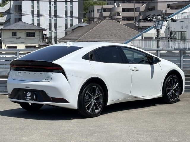 PRIUS 4WD
