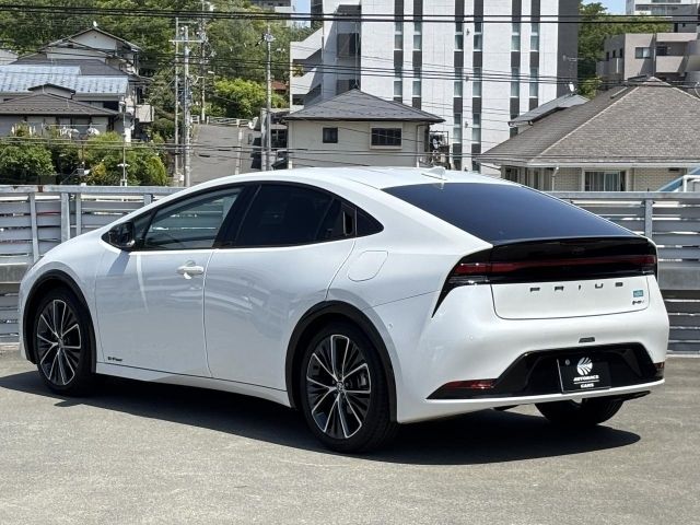 PRIUS 4WD