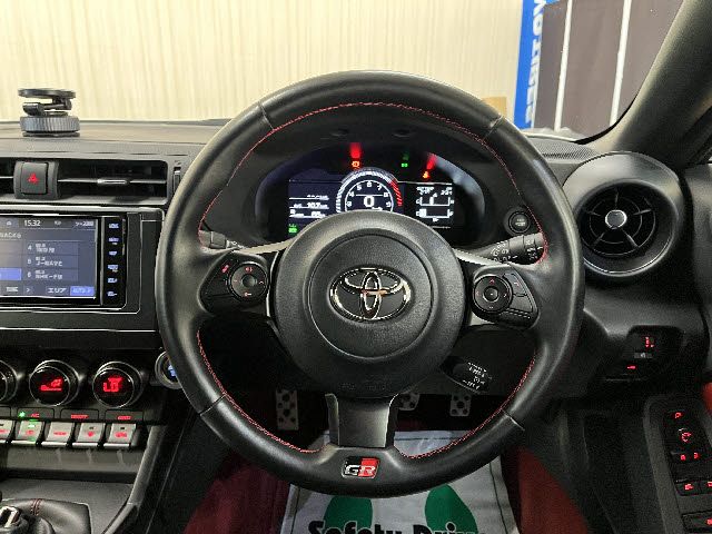 GR86