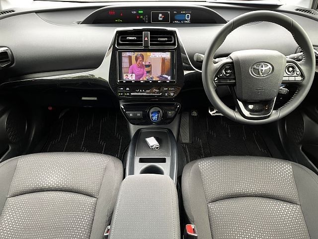 PRIUS 4WD