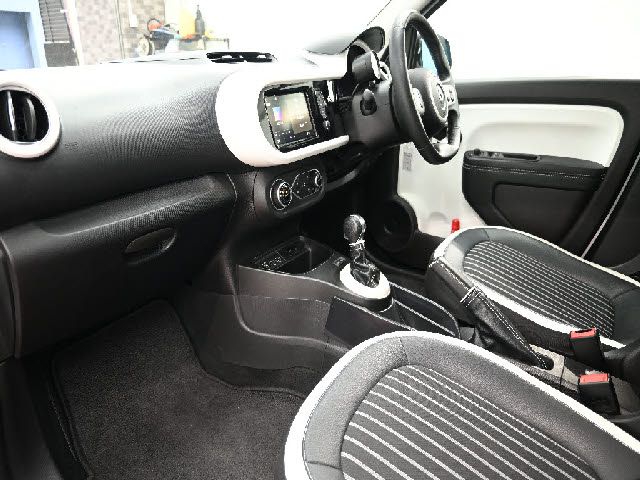 RENAULT TWINGO