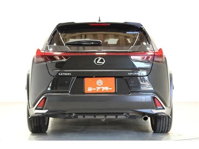 LEXUS UX200
